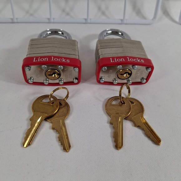 Lion Locks 2  Keyed-Alike Padlocks w/ 1.25" Shackle, 4 Keys Hardened Steel Case - Picture 8 of 9
